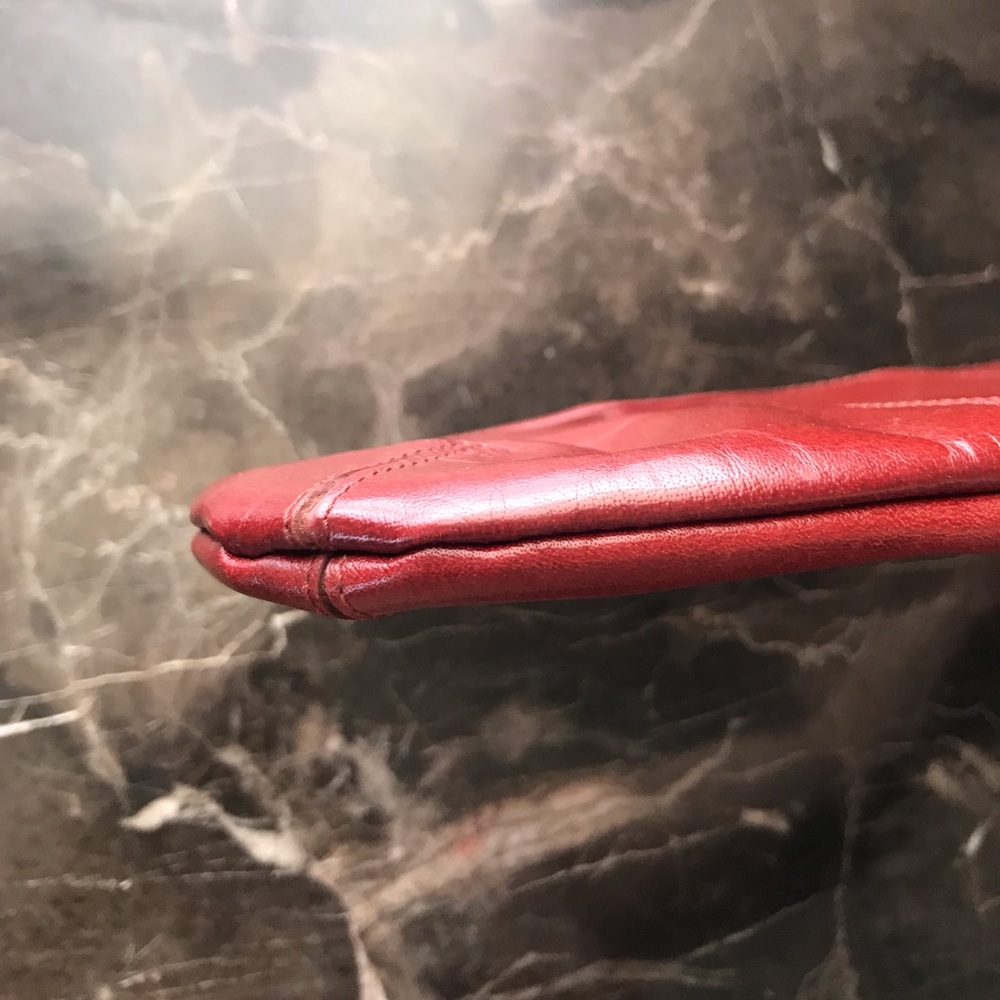 Red Clutch - Picture 3 of 4